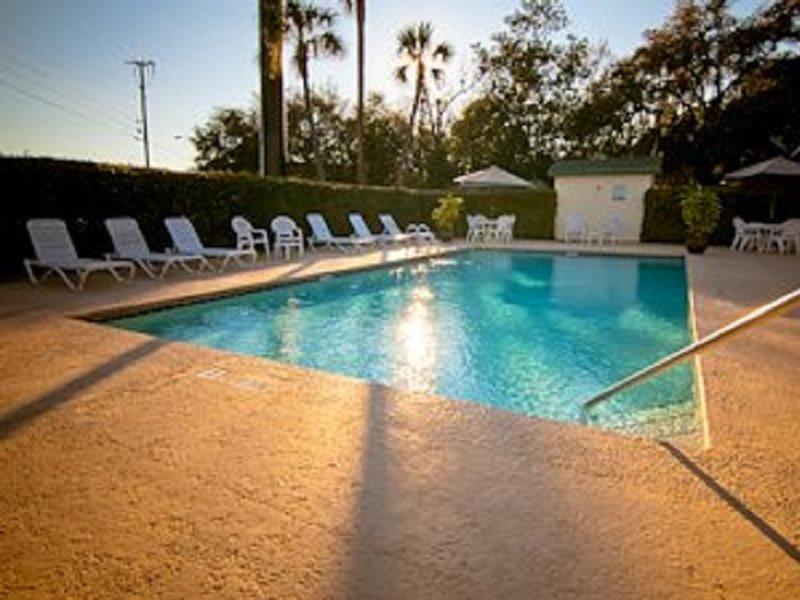Super 8 By Wyndham Panama City Exterior photo