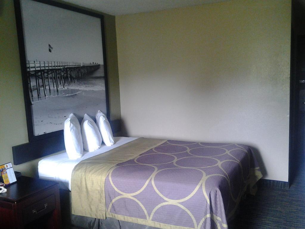 Super 8 By Wyndham Panama City Exterior photo