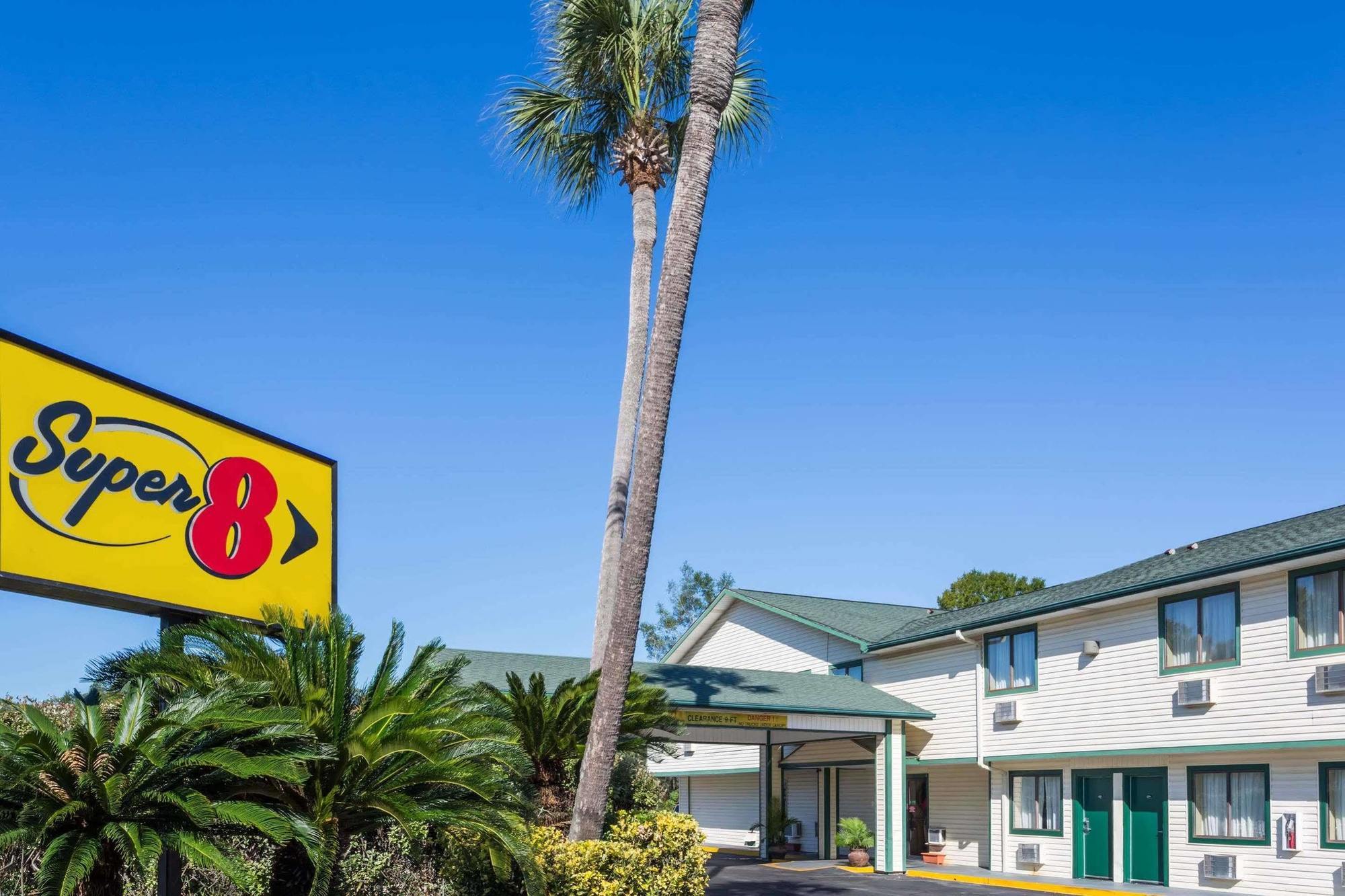 Super 8 By Wyndham Panama City Exterior photo